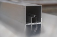 Aperçu: Alu Tube Carrés EN AW 6060 T66 Aperçu: Alu Tube Carrés EN AW 6060 T66